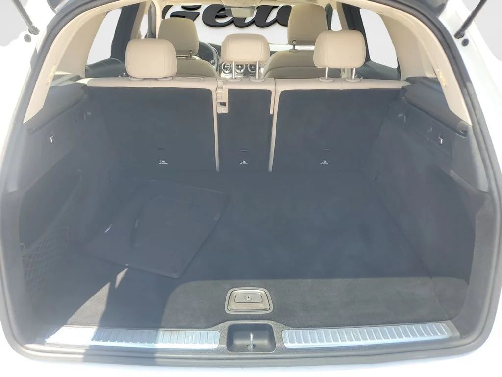 Used 2021 White Mercedes-Benz 4MATIC® SUV image 9