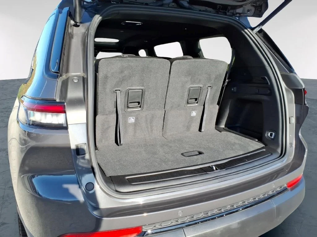Used 2025 Gray Jeep Limited image 11