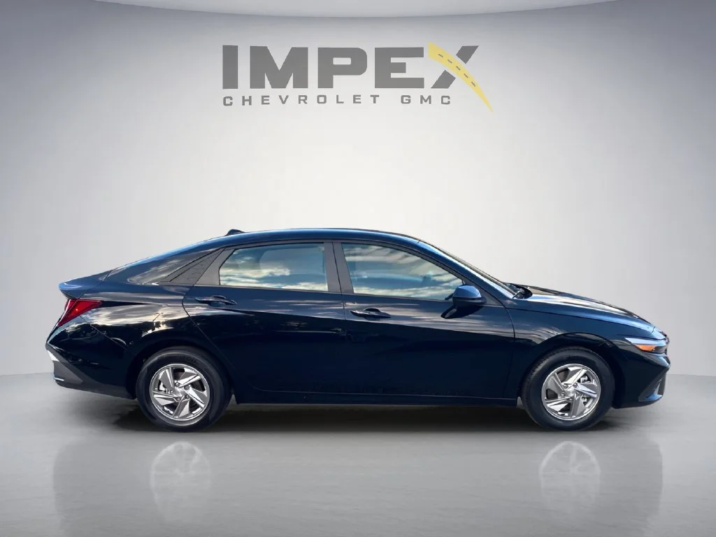 Used 2026 Black Hyundai SE image 6
