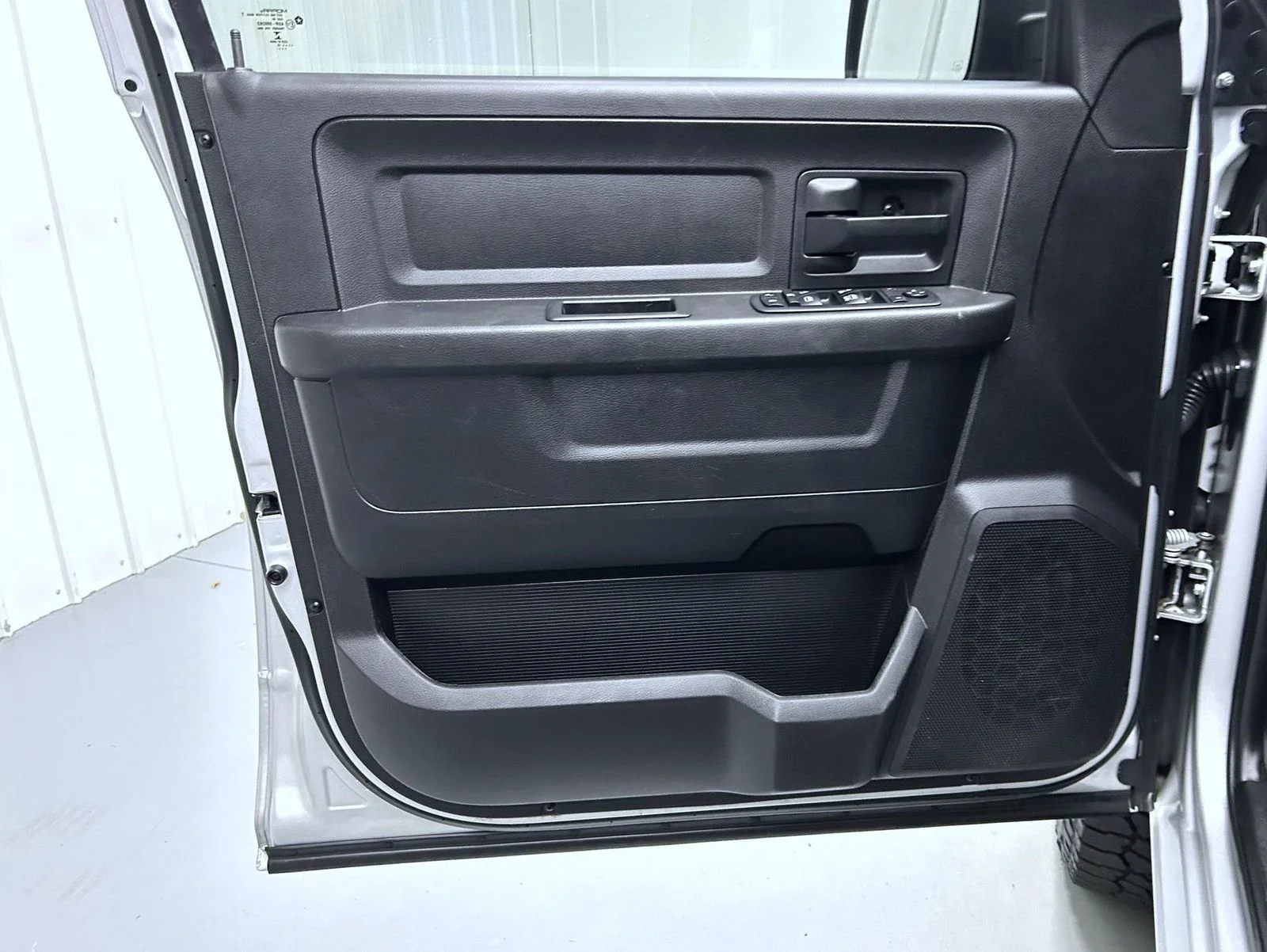 Used 2018 Silver Ram Express image 9
