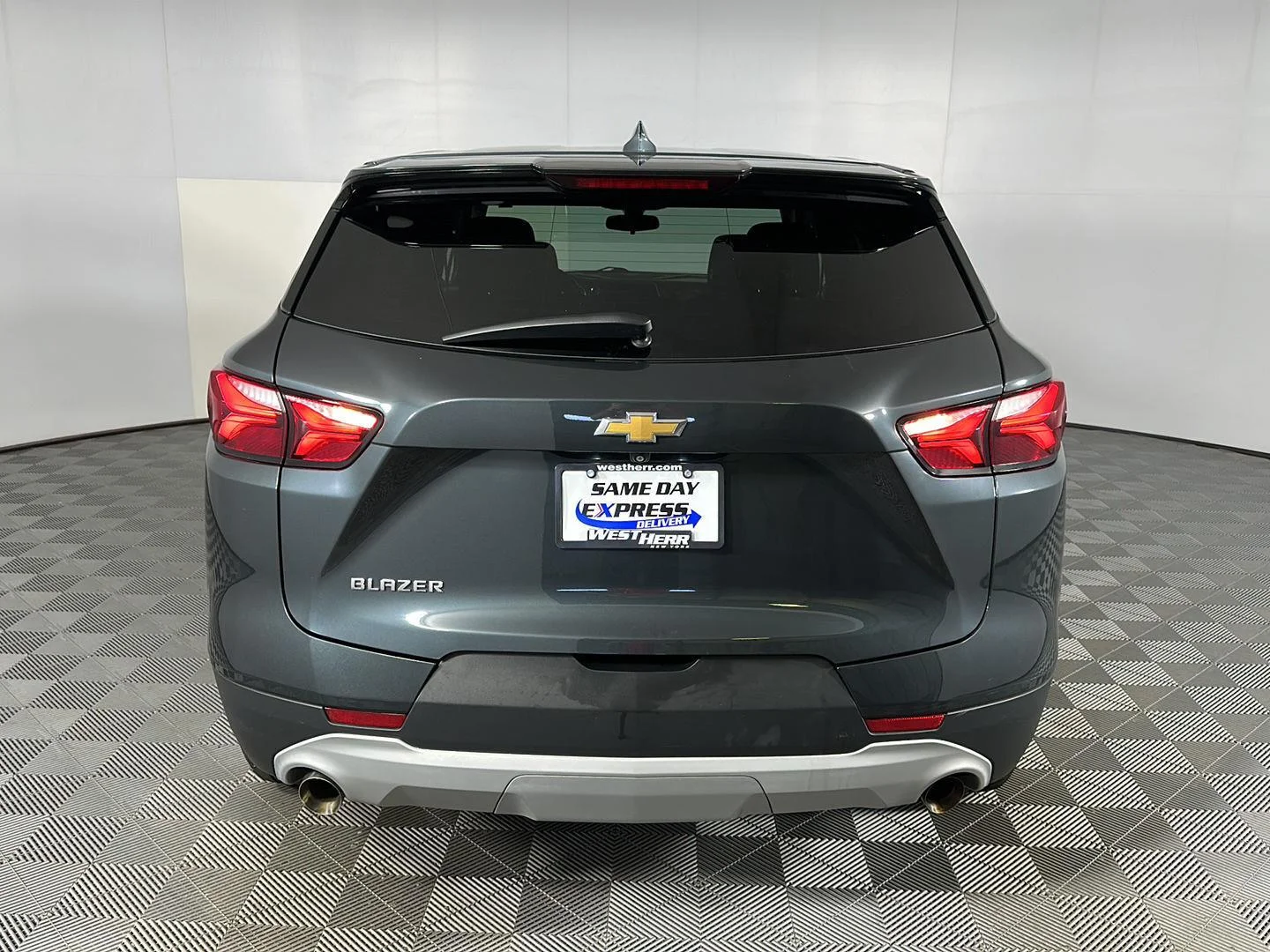 Used 2020 Graphite Metallic Chevrolet LT image 7