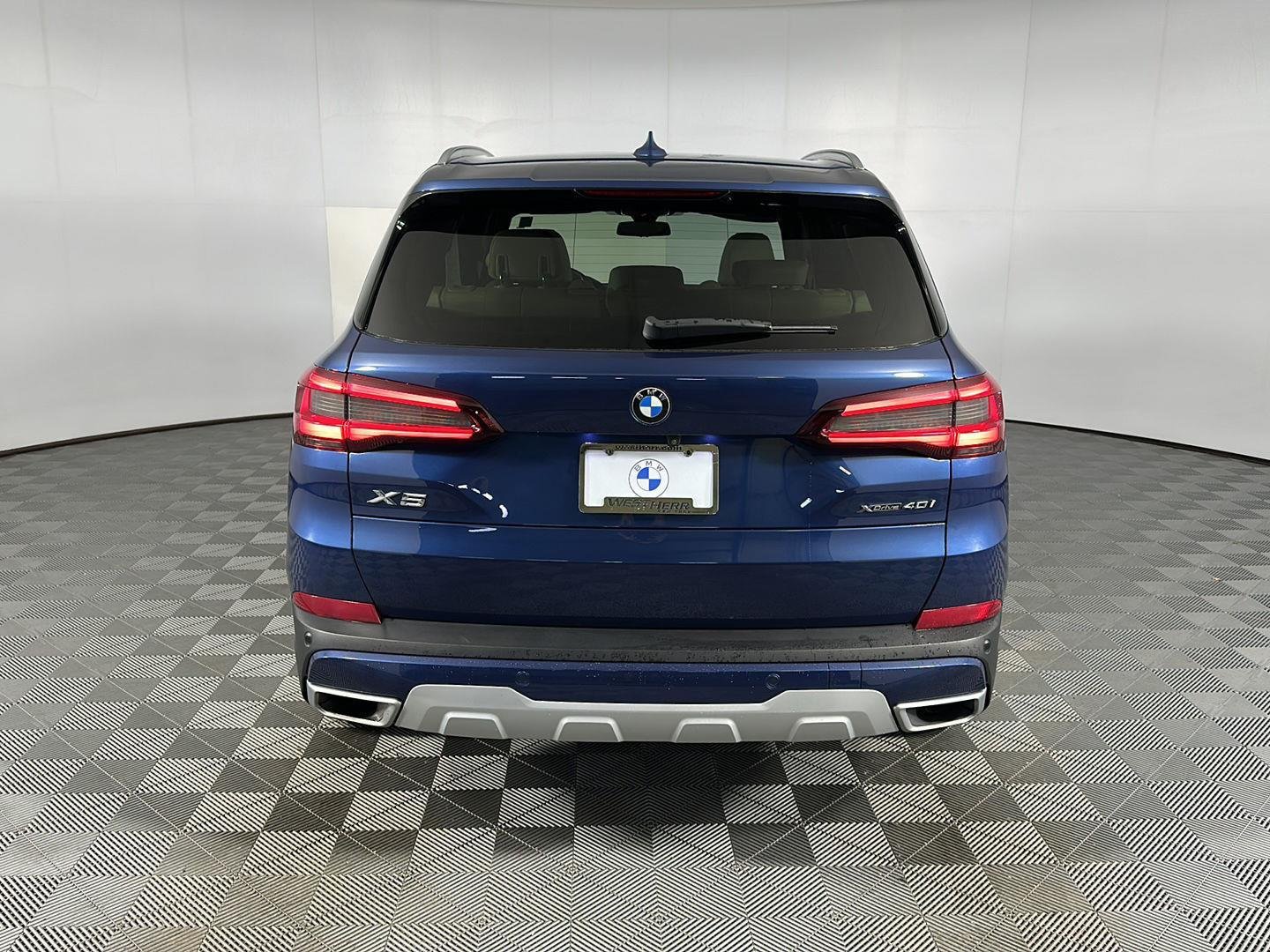 Used 2022 Phytonic Blue Metallic BMW xDrive40i image 31