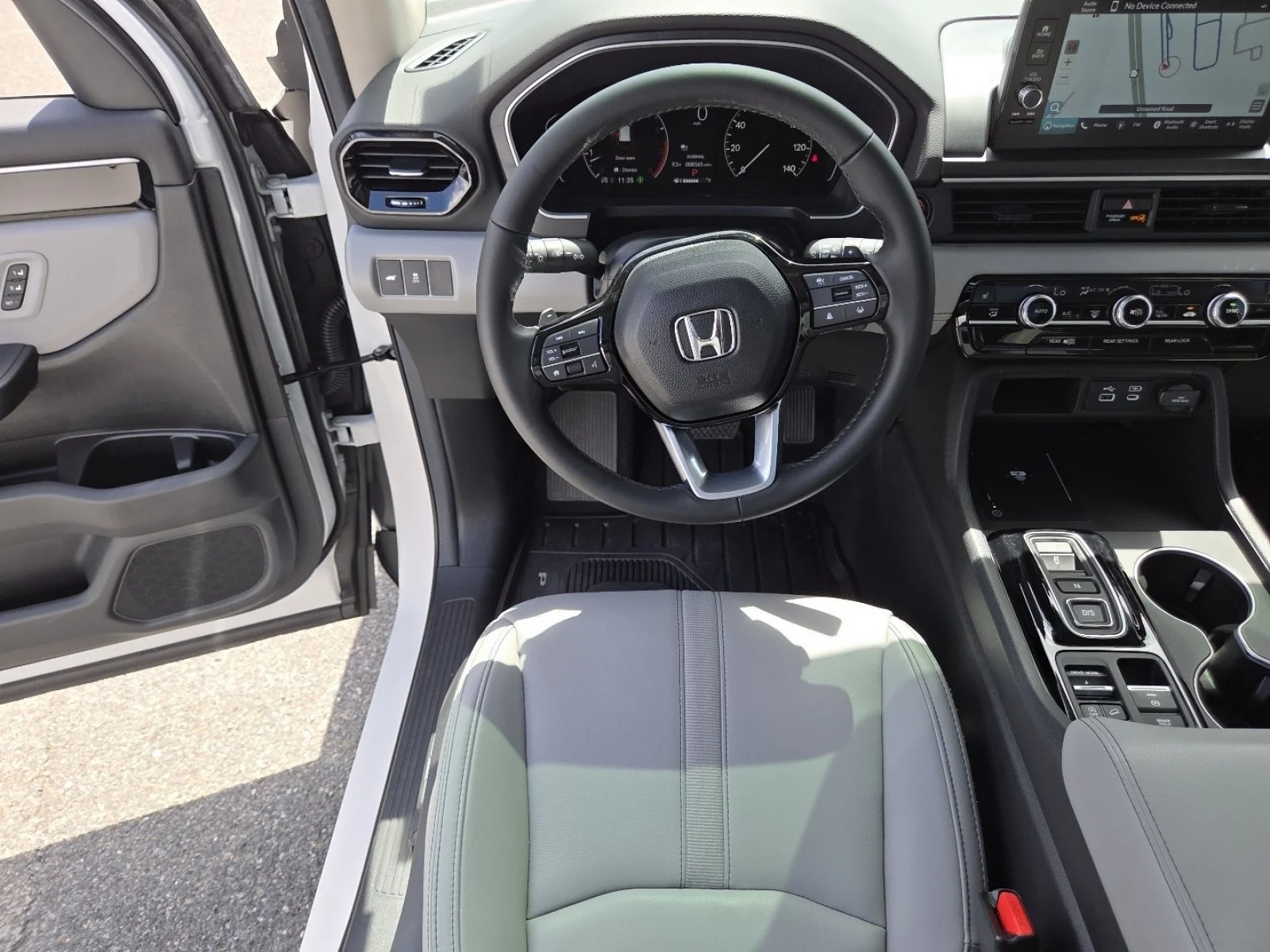 Used 2025 Platinum White Pearl Honda Touring AWD image 28