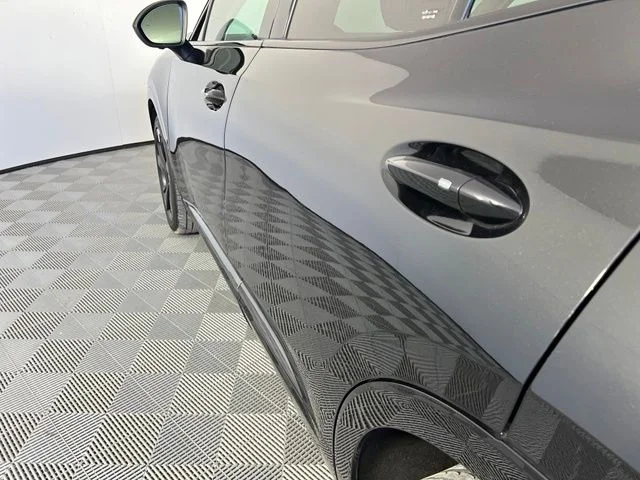 Used 2022 Black Buick Essence image 9