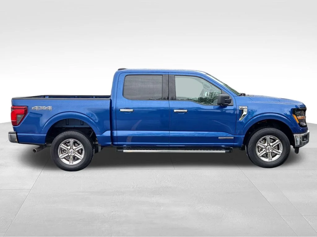 Used 2024 Blue Ford XLT image 10
