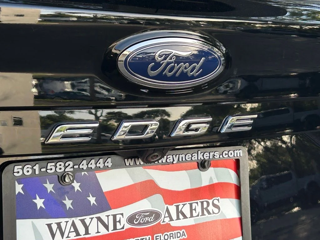 Certified Used 2024 Black Metallic Ford SE image 21