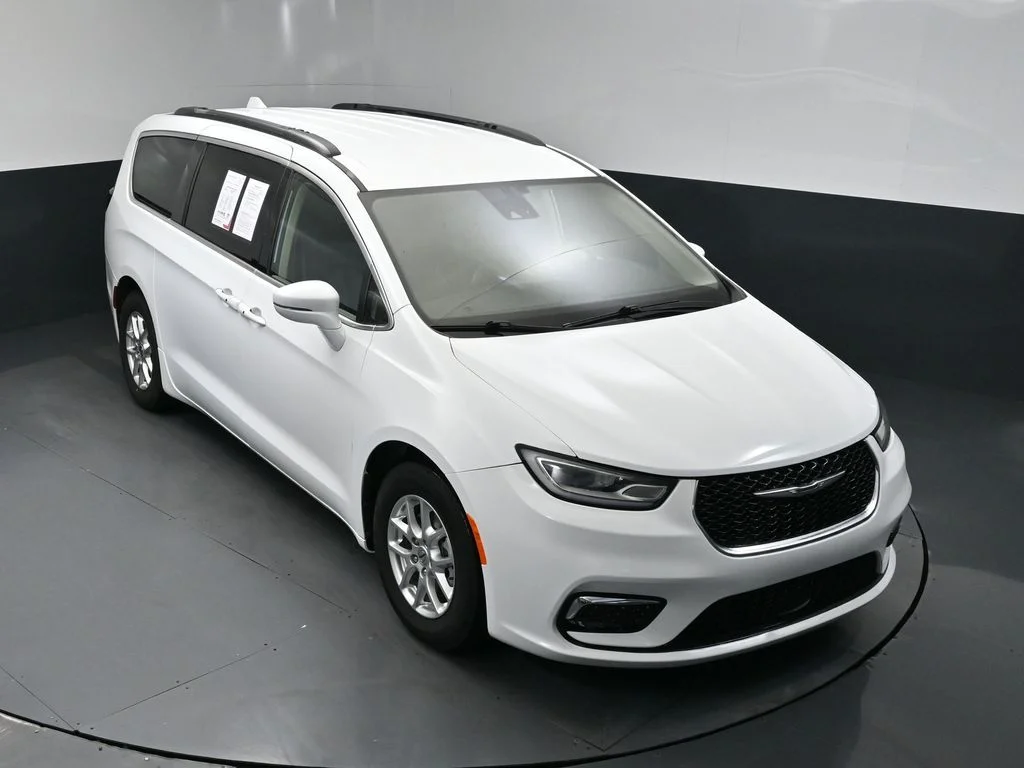 Used 2022 White Chrysler Touring L image 33