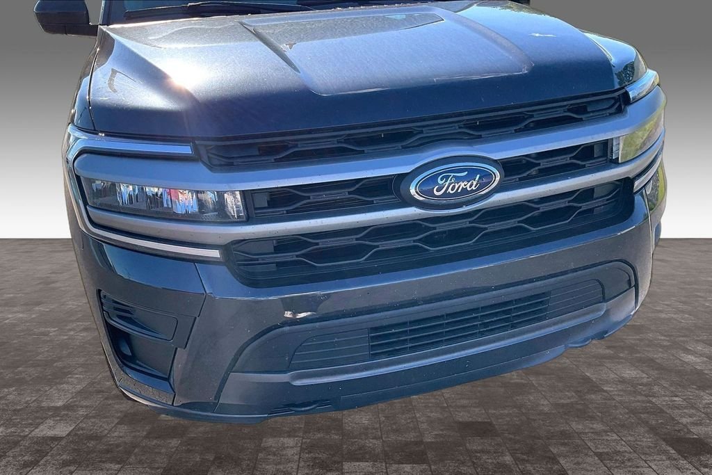 Used 2023 Dark Matter Metallic Ford XLT image 4