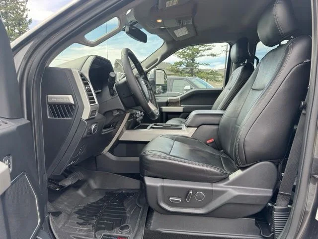 Used 2017 Magnetic Ford Lariat image 11