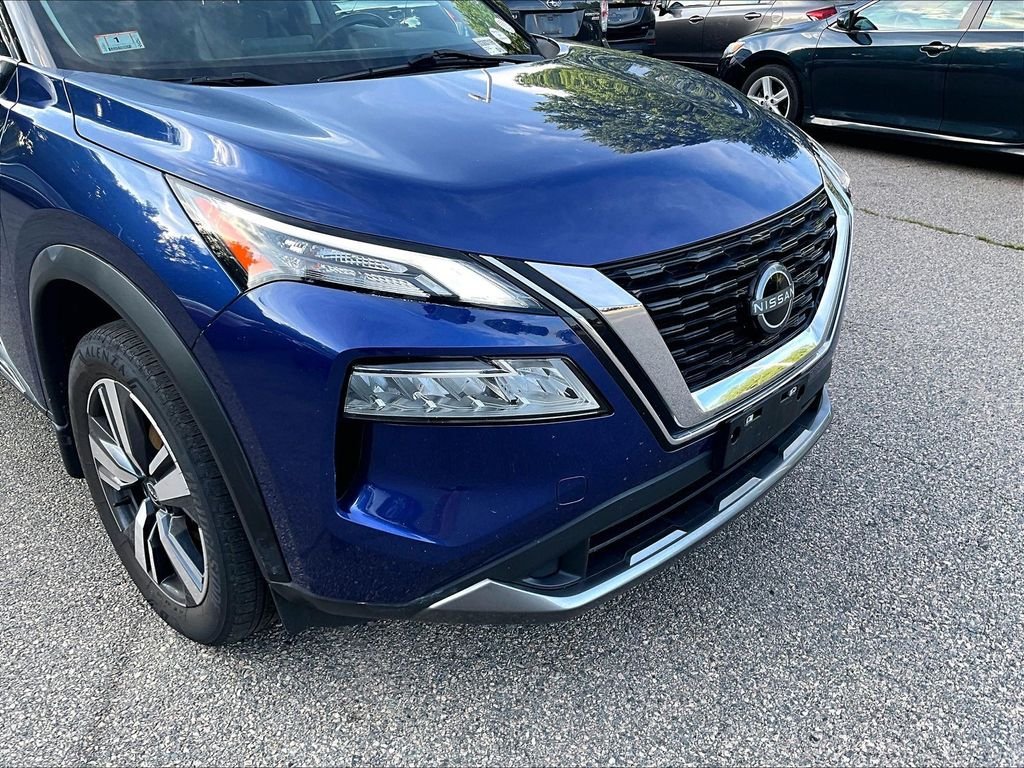 Used 2023 Blue Nissan SL image 8