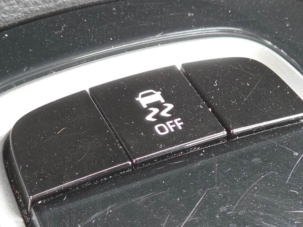 Used 2022 Silver Toyota LE image 32