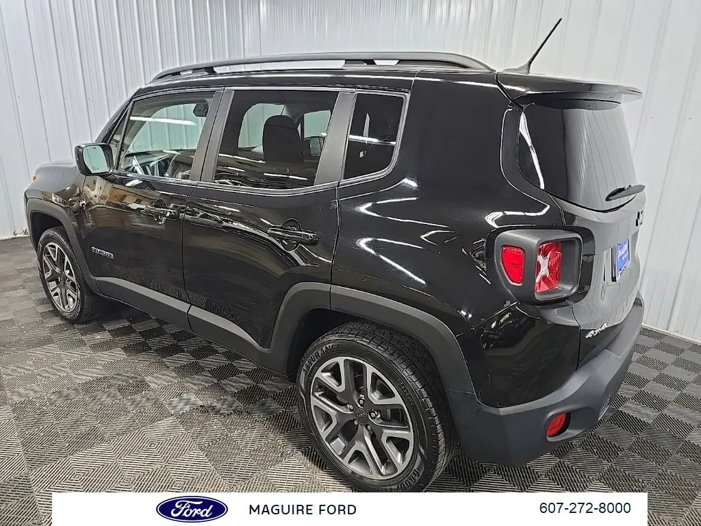 Used 2016 Black Jeep Latitude image 11
