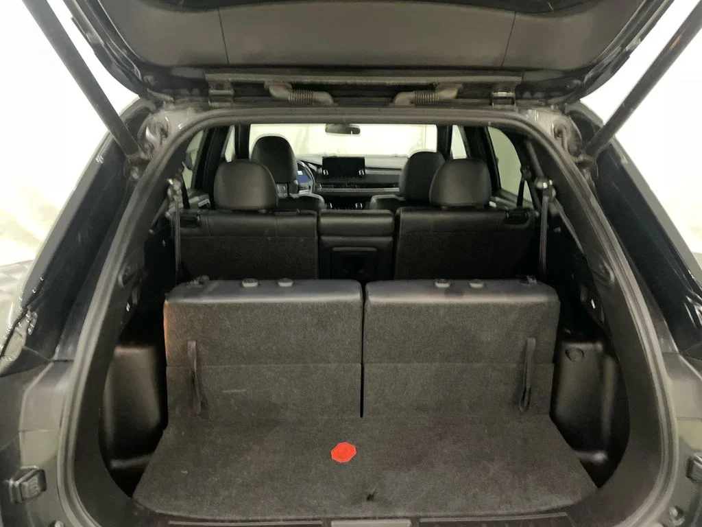 Used 2024 Black Diamond Mitsubishi SE Black Edition image 8