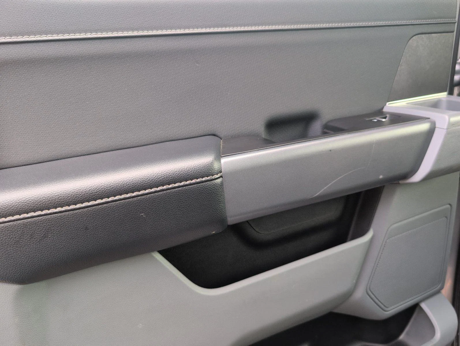 Used 2024 Iconic Silver Ford XLT image 34