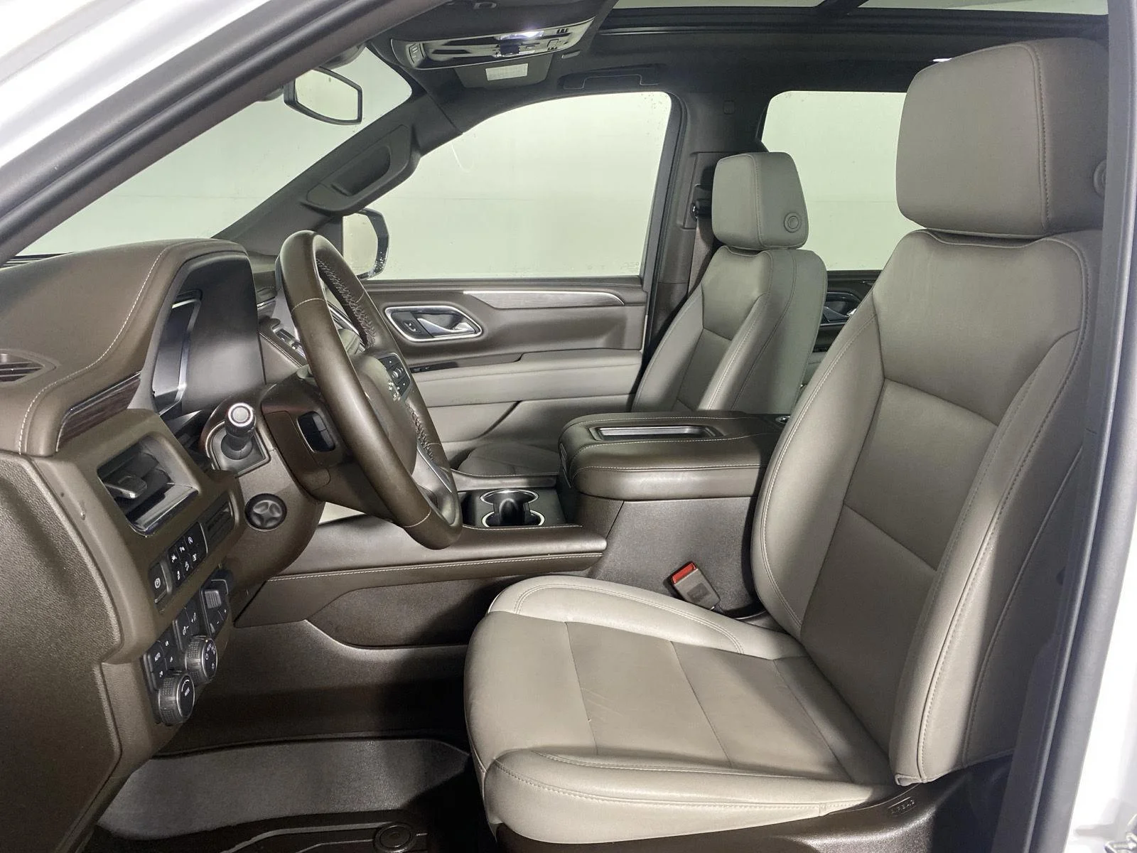 Used 2023 Summit White Chevrolet Z71 image 10