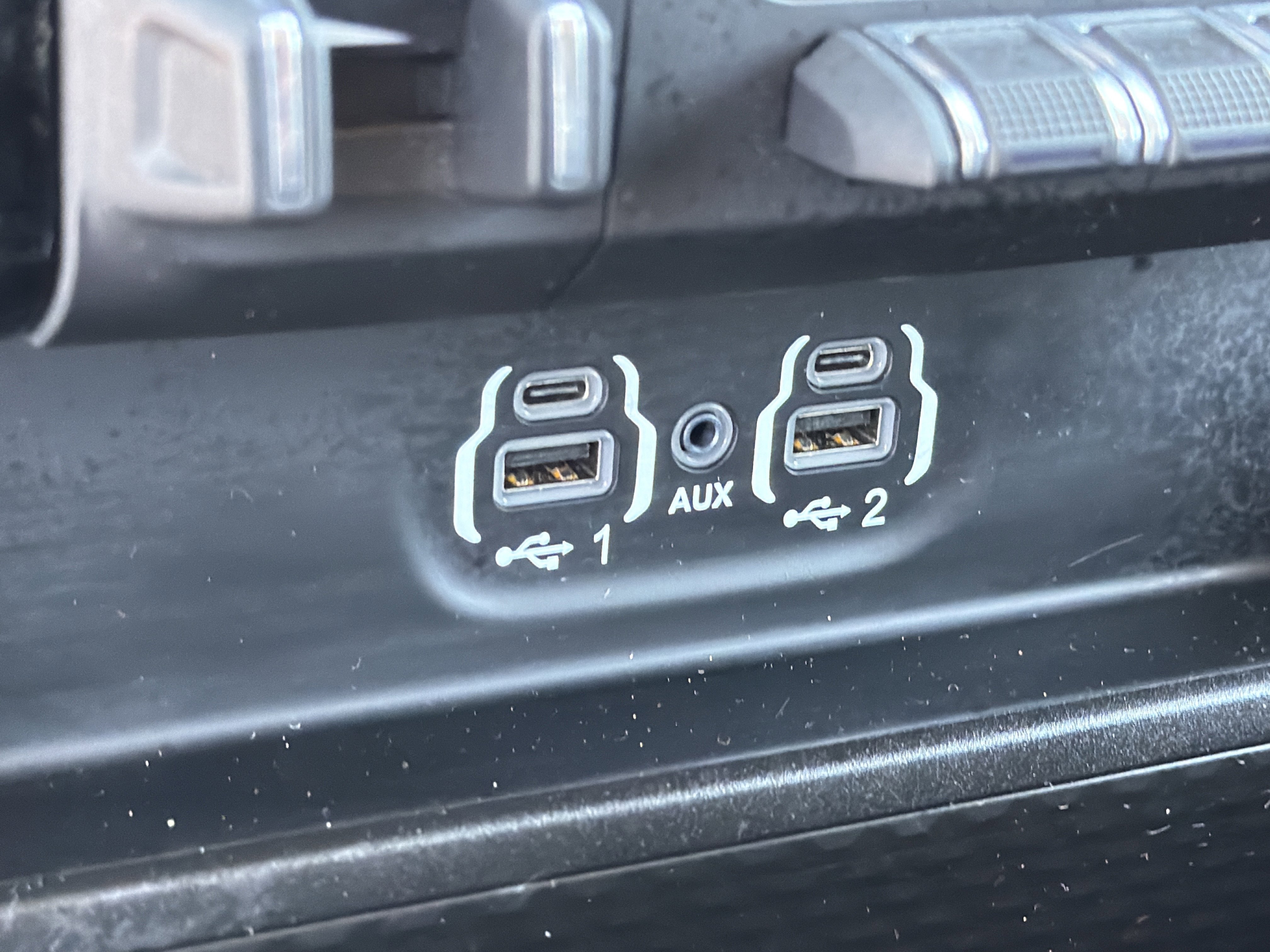 Used 2024 Granite Crystal Metallic Clearcoat Ram Laramie image 33
