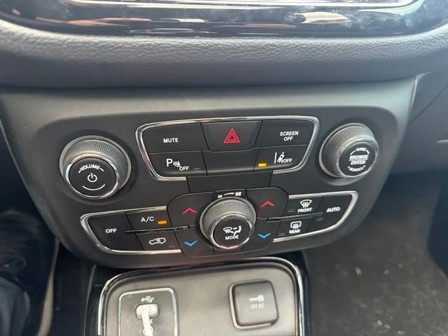 Used 2018 Green Jeep Limited image 16