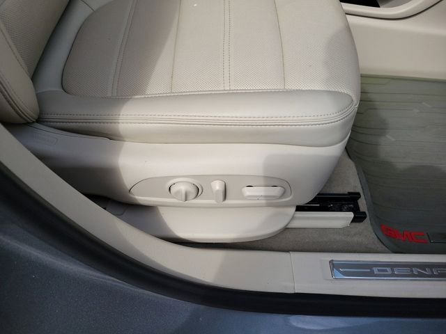 Used 2023 Silver GMC Denali image 37