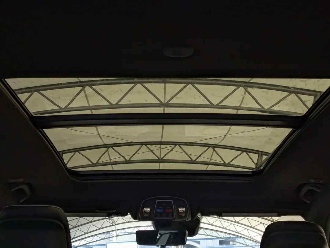 New 2026 White Jeep Summit - - 4x4 - Pano Sunroof - Palermo Lthr - Head-Up Display - Night Vision & More! image 35