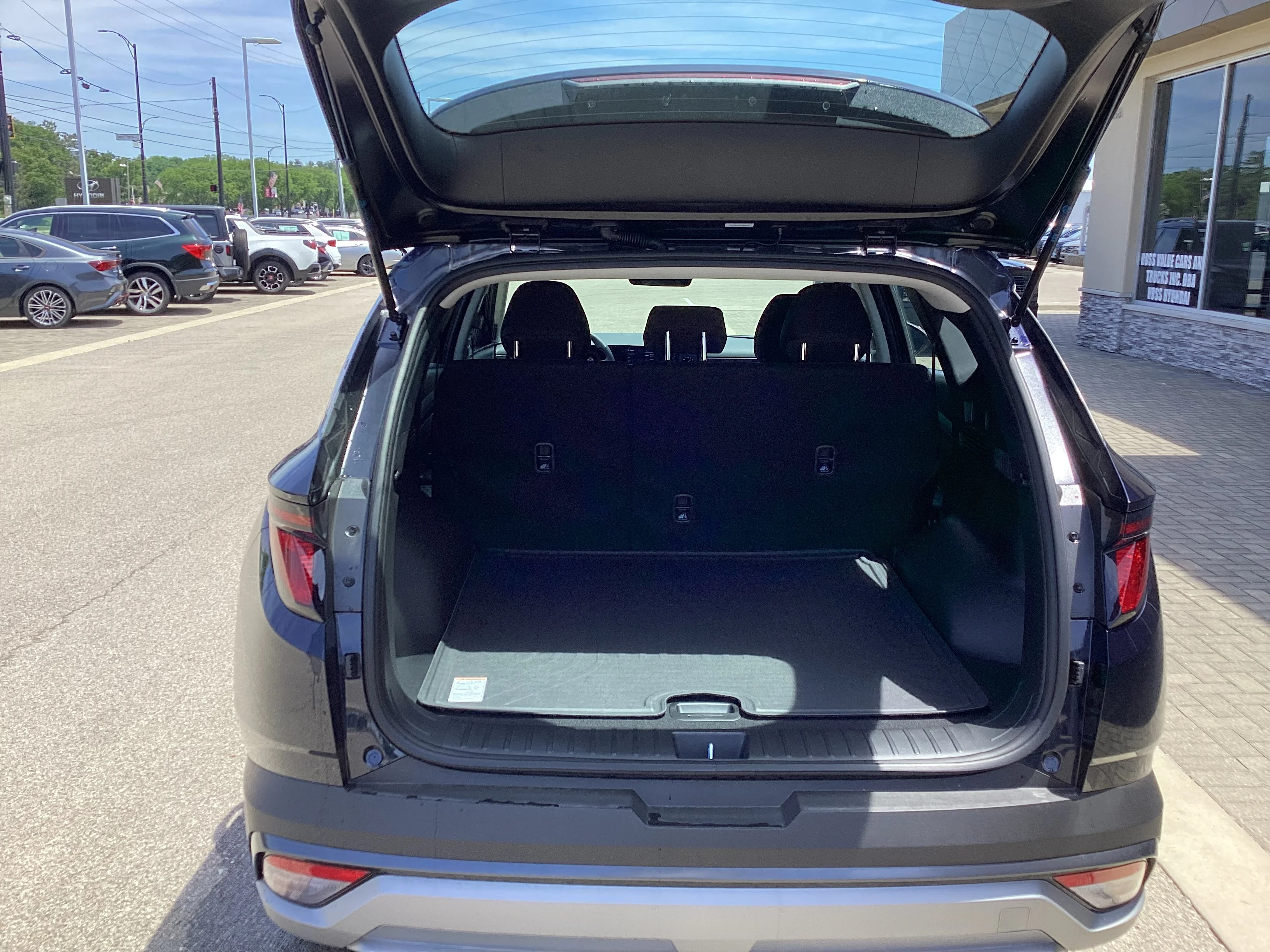 New 2026 Deep Sea Metallic Hyundai Blue SE image 5