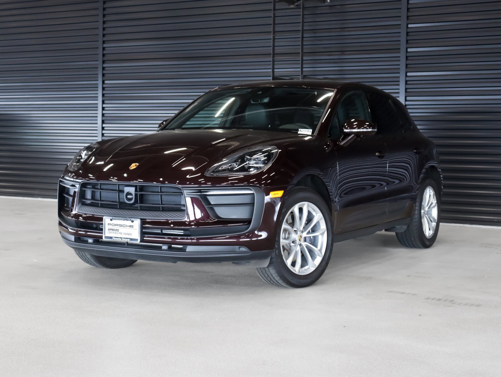 2024 Porsche Macan's photo