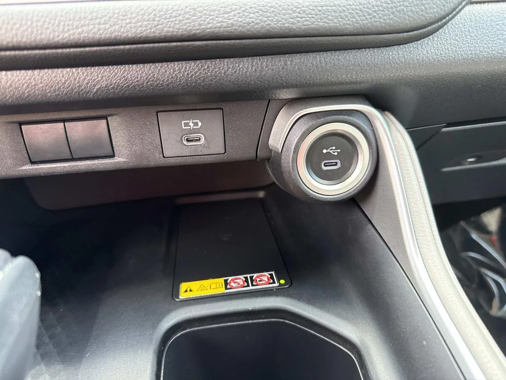 Used 2025 Silver Toyota XLE image 31