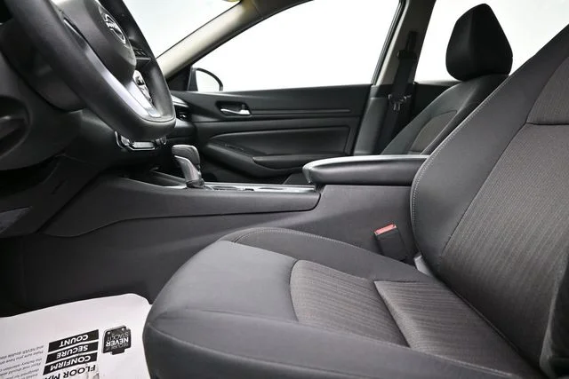Used 2025 Gray Nissan 2.5 SV image 21