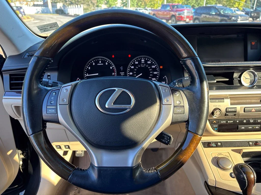Used 2015 Black Lexus 350 image 9
