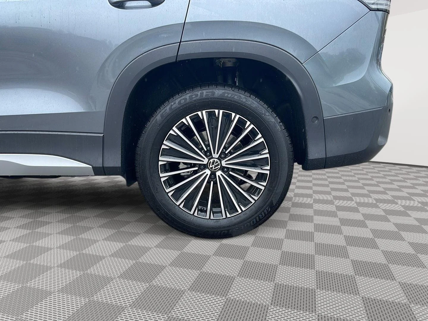 New 2026 Platinum Gray Metallic Volkswagen S image 9