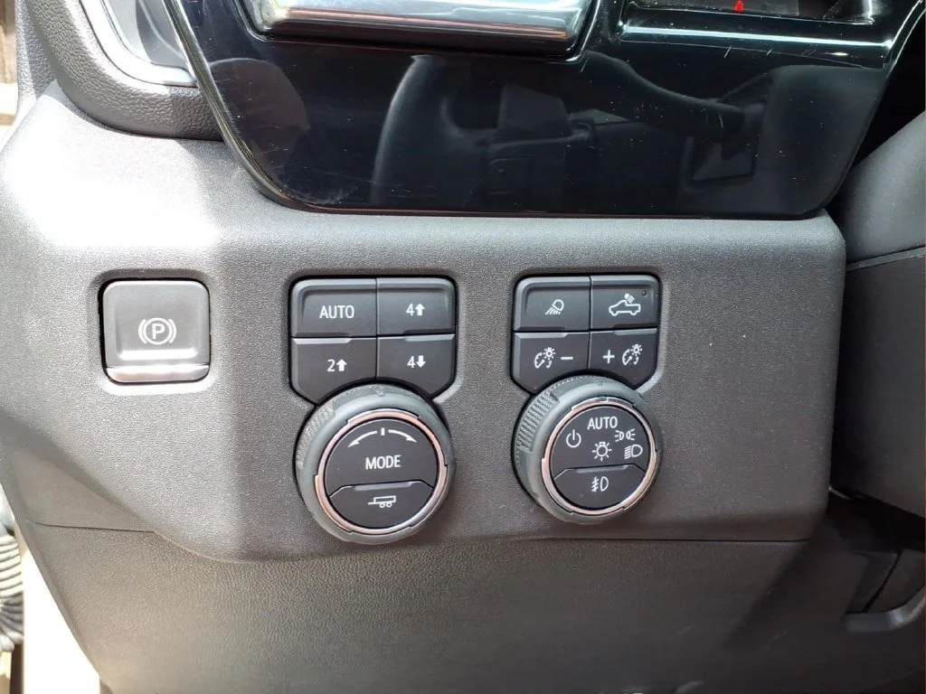Used 2022 SAND DUNE METALLIC Chevrolet LT Trail Boss image 15