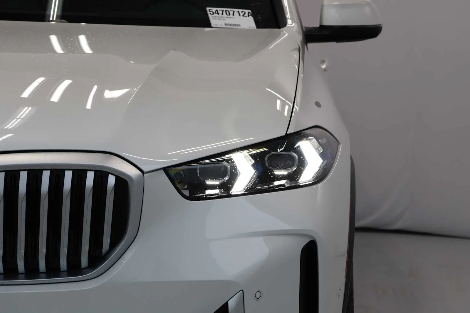 Certified Used 2026 Mineral White Metallic BMW xDrive40i image 4