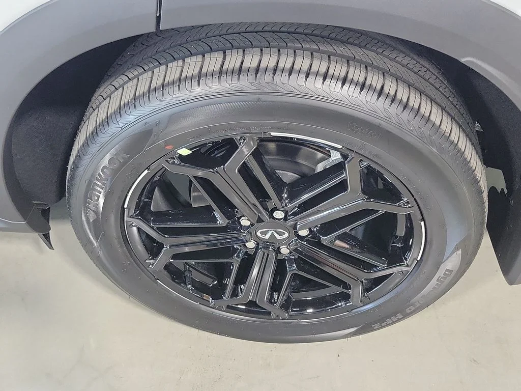 New 2027 2T RAD WHT INFINITI Sport AWD image 6