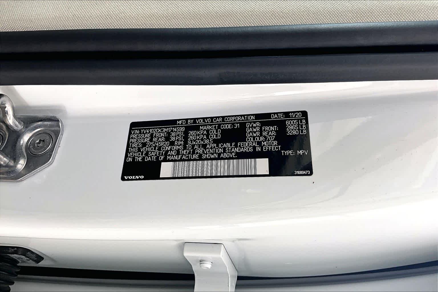 Used 2021 Crystal White Metallic Volvo Momentum image 34