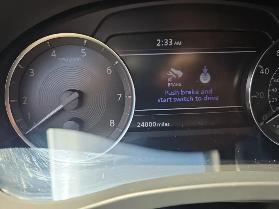 Certified Used 2023 Gray INFINITI LUXE image 9