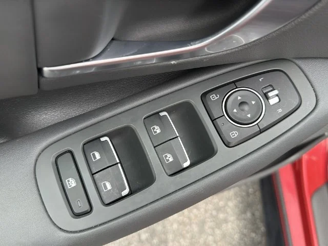 Used 2021 Red Hyundai SEL Plus image 32