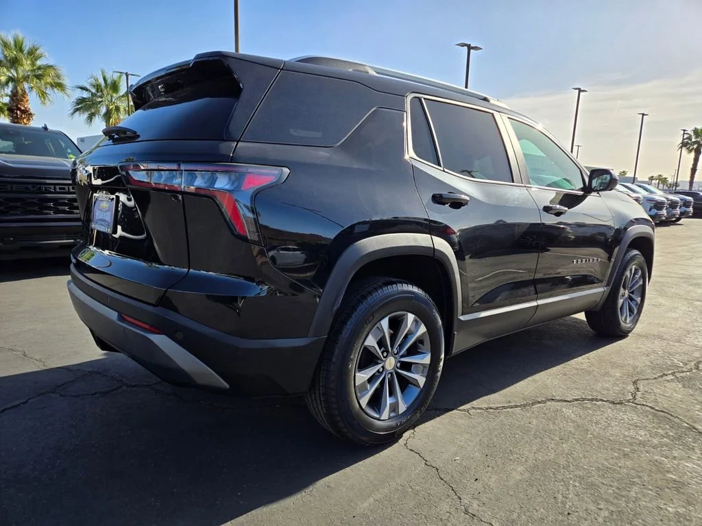 Used 2025 Mosaic Black Metallic Chevrolet LT image 6