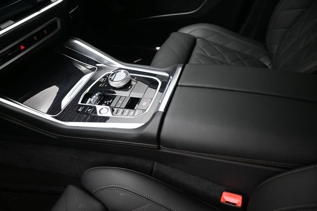 Used 2026 Black BMW xDrive40i image 9