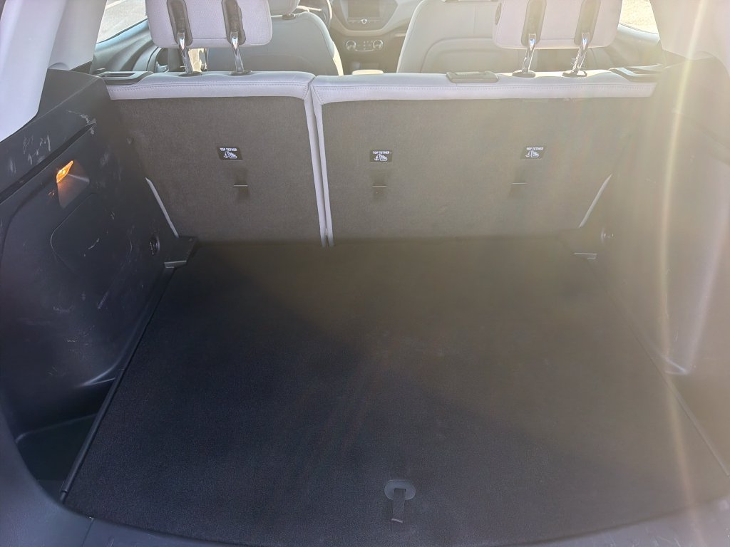 Used 2022 Gray Chevrolet LS image 9