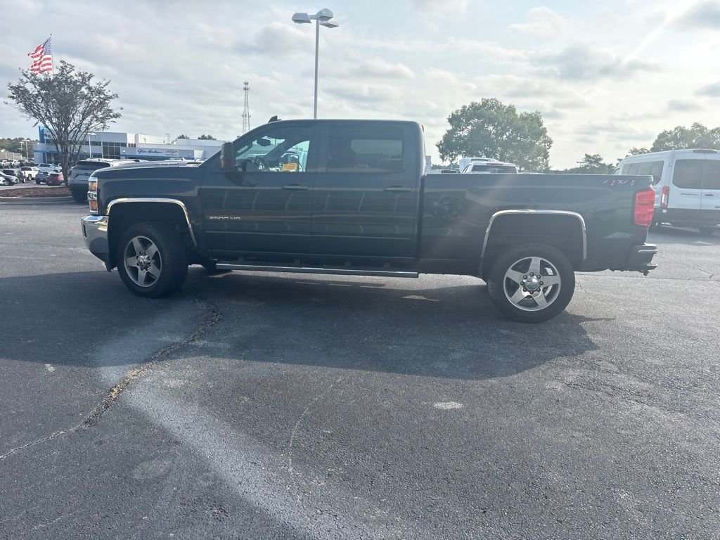 Used 2018 Gray Chevrolet LT image 7