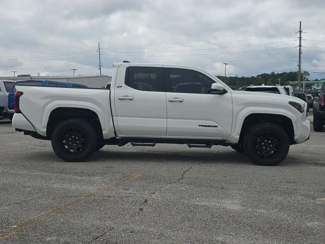 Used 2025 White Toyota SR5 image 6