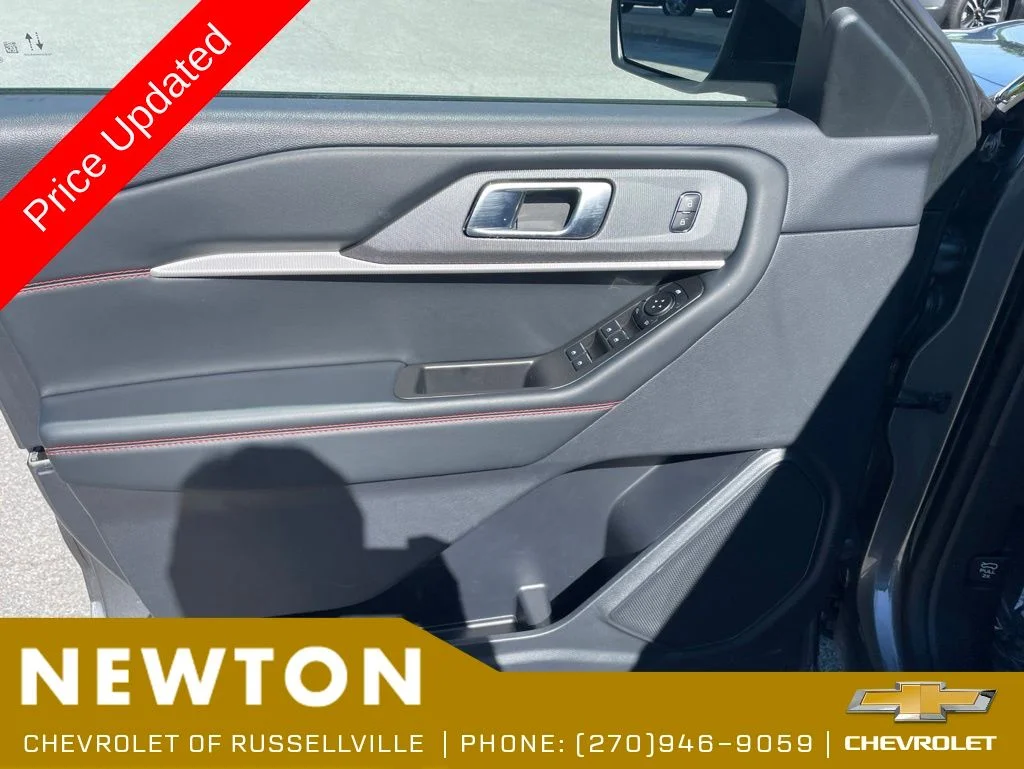 Used 2025 Gray Ford ST-Line image 7