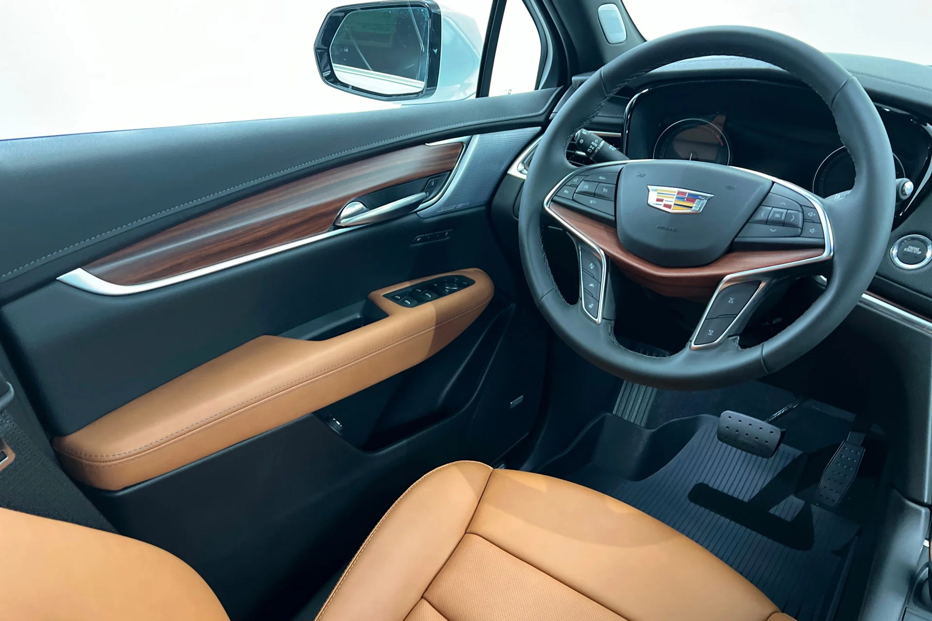 New 2026 Crystal White Tricoat Cadillac Premium Luxury image 11