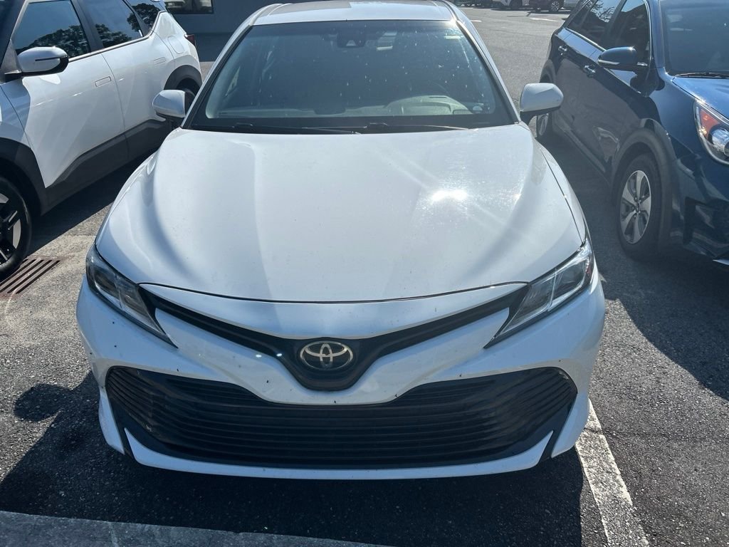 Used 2018 White Toyota LE image 3