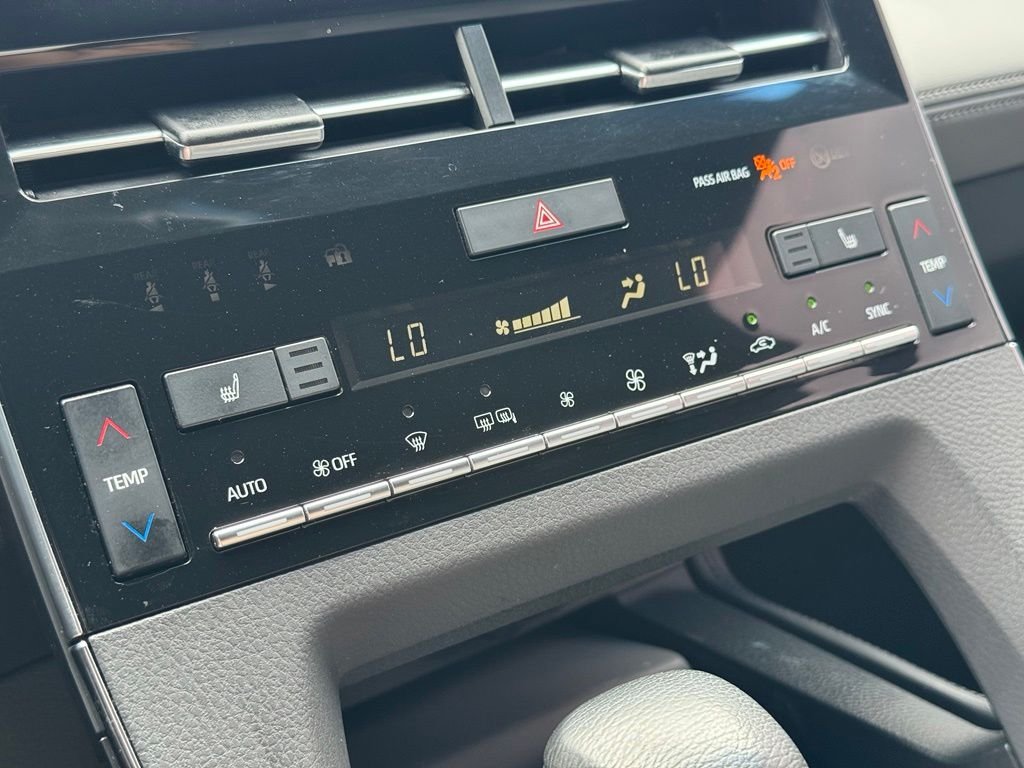 Used 2019 Beige Toyota XLE image 28