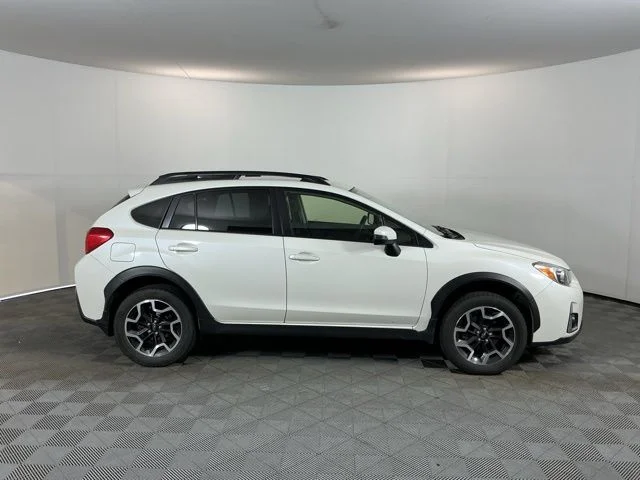 Used 2016 White Subaru 2.0i Limited image 4