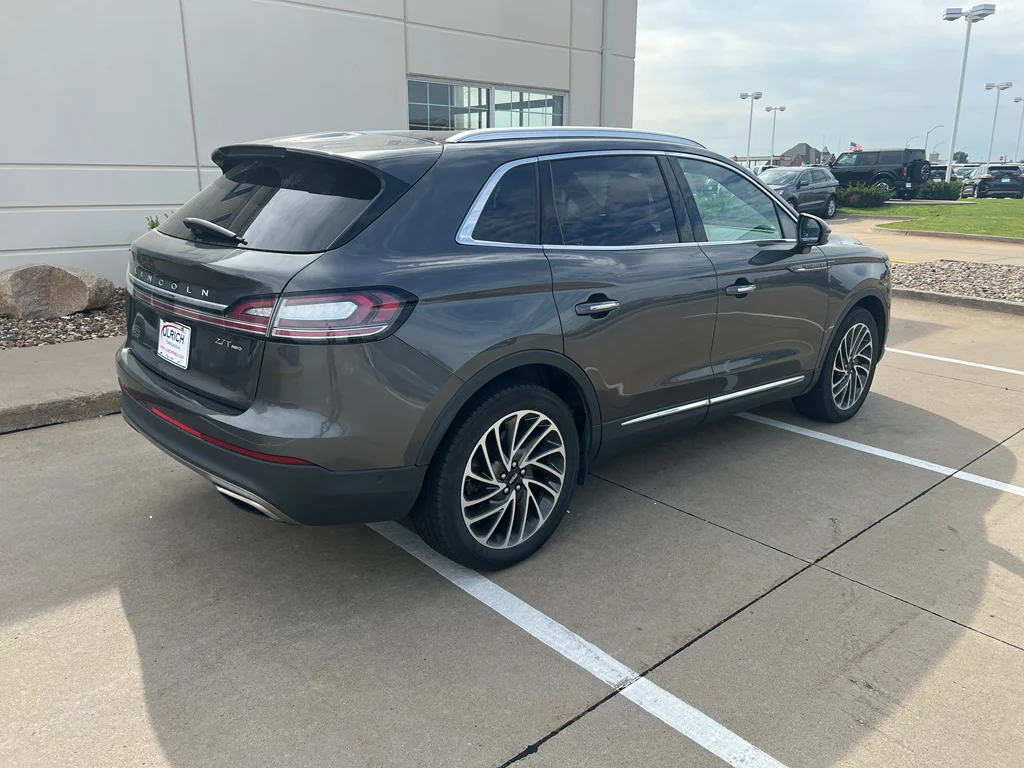 Used 2019 Magnetic Gray Metallic Lincoln Reserve image 9