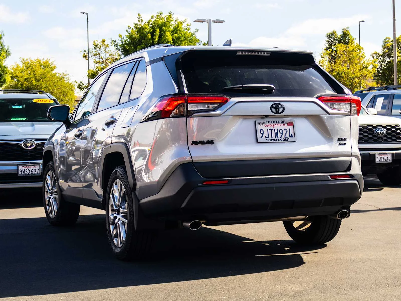 Used 2024 Silver Toyota XLE Premium image 4