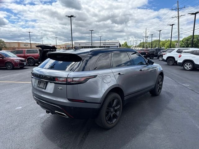 Used 2023  Land Rover R-Dynamic S MHEV image 4
