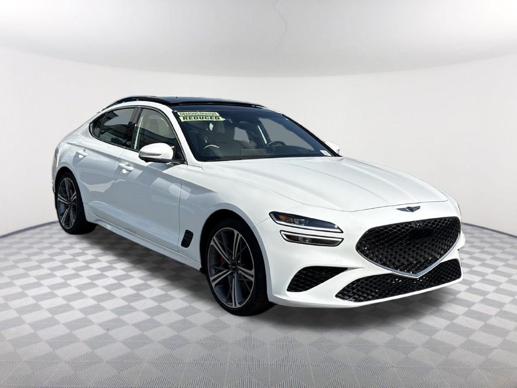 Used 2025 White Genesis 3.3T Sport Advanced image 3
