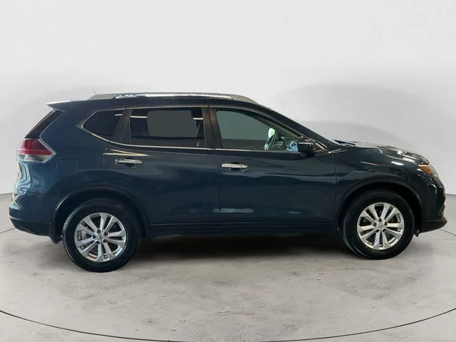 Used 2015 Blue Nissan SV image 4